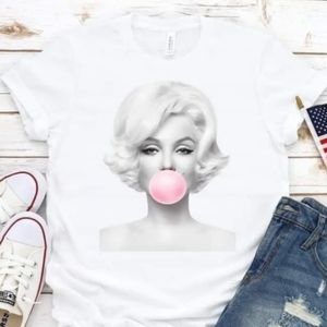 NWT Marilyn Monroe Graphic Tee Size M